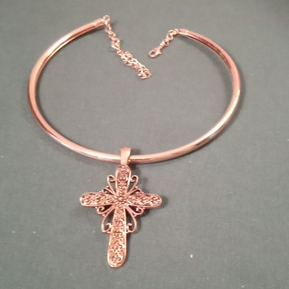 EUC Lot Of 4 Gold-Tone Statement Jewelry Including Choker, Peacock Pendant - Picture 4 of 10